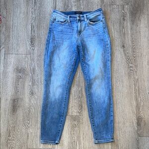 Judy Blue Light Blue slim denim Jeans size 5 or 27 pants
